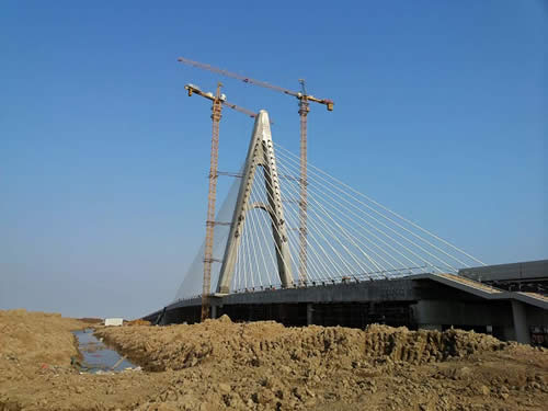 現(xiàn)場管理=開發(fā)大道跨北疏港航道橋工程2.jpg